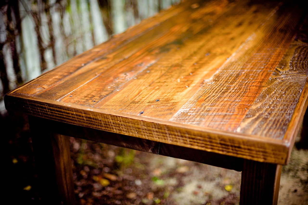 How to Make Your Own Decorative Table Runner